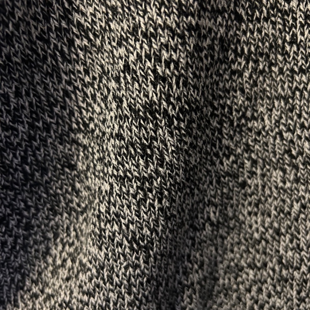 H&M Divided Sweater - Picture 2 of 2